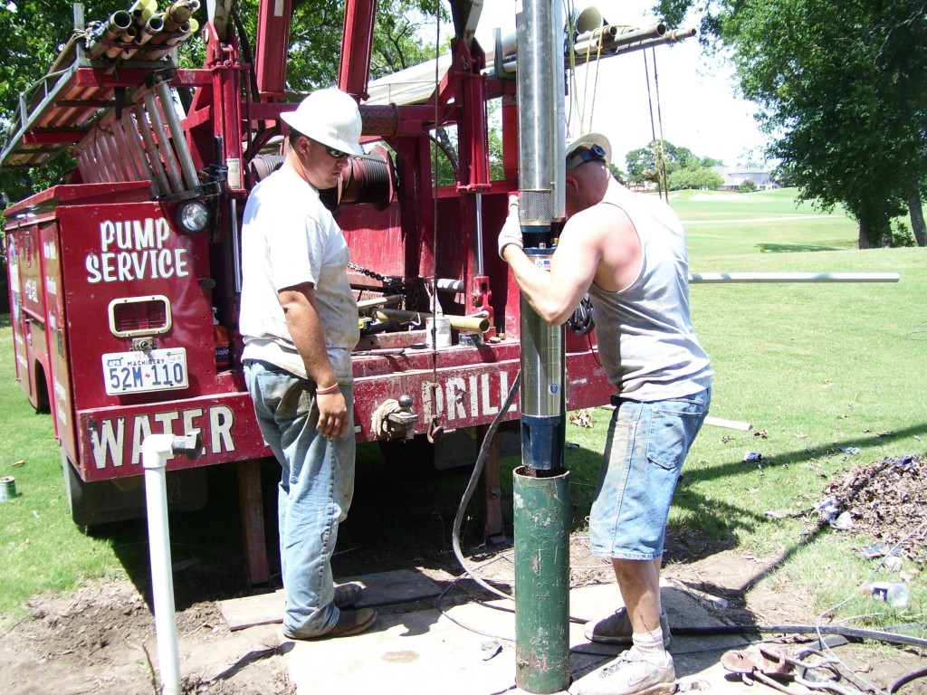 Servicing a commercial well
